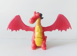 Varios juguetes y artículos infantiles