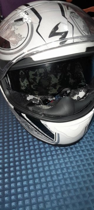 Casco Moto Scorpion Blanco y Plateado