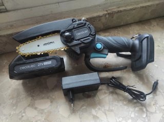 Mini motosierra Cecotec 21V