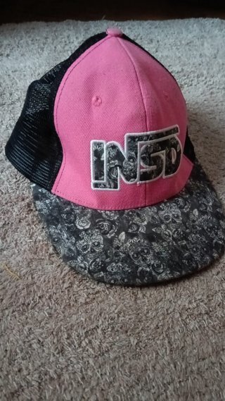 Gorra rosa y negra Venta en persona y efectivo