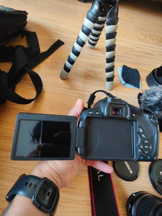 Canon EOS 700D Cámara Réflex Digital Vídeo Full HD