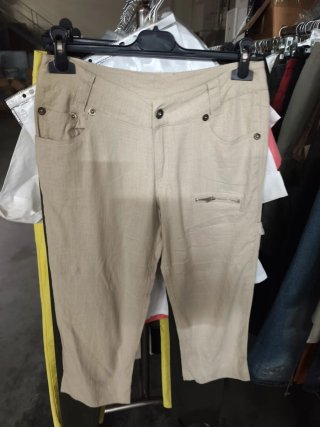 VENDESI 150.000 CAPI ABBIGLIAMENTO DONNA A stock