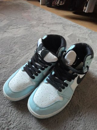 Zapatillas Jordan Turquesa y Blancas