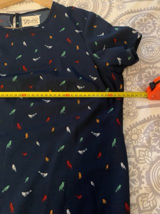 Vestido azul con estampado de pájaros
