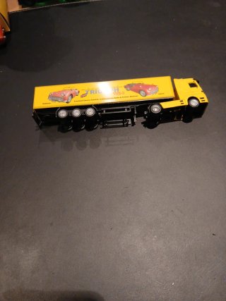 Maqueta Camión Transporte Triumph