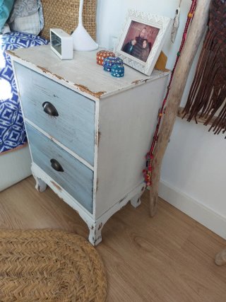 Mesita Auxiliar Vintage Azul y Blanco