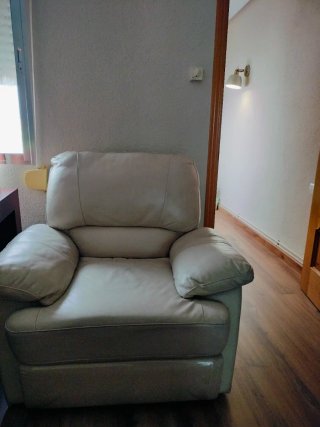 Sofá relax cuero beige