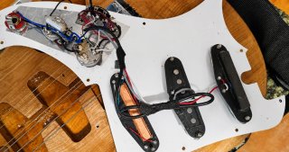 Guitarra Aria Pro II RS Series.