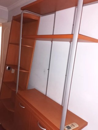 Conjunto juvenil: Cama, estanterías y escritorio