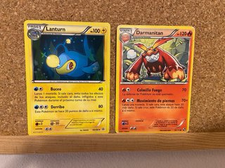 Lote Cartas Pokémon Holo y Reverse Holo + Pikachu