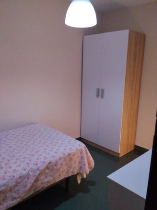 Alquilo habitación para dama informcion 607470377