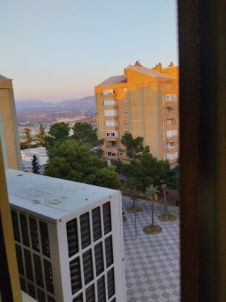 Alquilo habitación para dama informcion 607470377