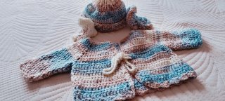 Conjunto Bebé 0-3 Meses: Casaco, Gorro e Sapatos