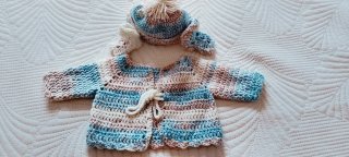 Conjunto Bebé 0-3 Meses: Casaco, Gorro e Sapatos