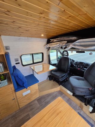 Furgoneta camperizada Peugeot Boxer L2H2 130 CV