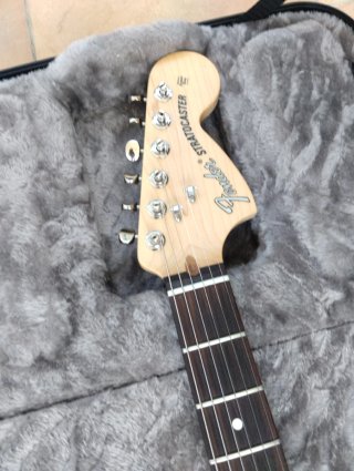 Guitarra Fender Stratocaster