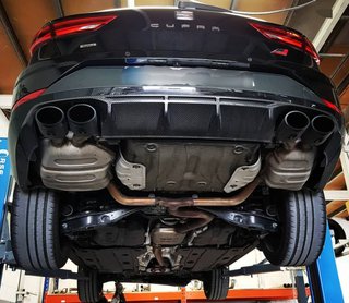 SEAT Leon Cupra Blackcarbon ST