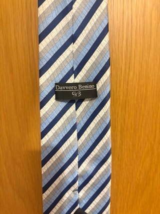 Corbatas elegantes en perfecto estado