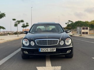 Mercedes-Benz E 220 CDI Negro