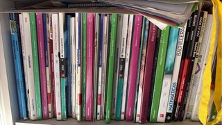 Lote de libros de texto de la ESO y 1ºBachillerato