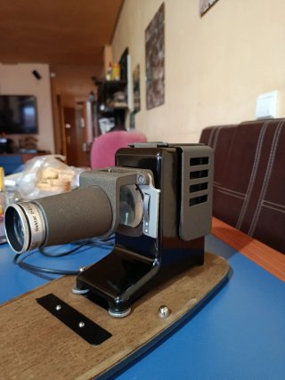 Proyector diapositivas Leitz años 60