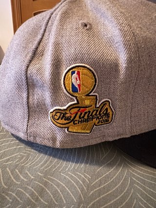Gorra New Era Snapback Gris y Azul Cavaliers
