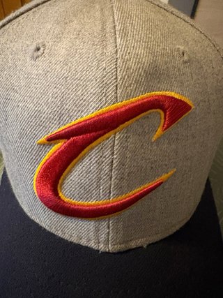Gorra New Era Snapback Gris y Azul Cavaliers