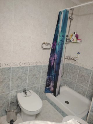 Se alquila habitación el la Salud Serca metro L10