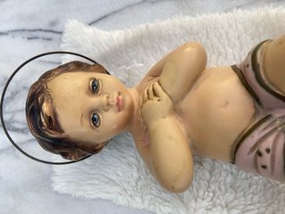 Niño Jesús con corona de metal