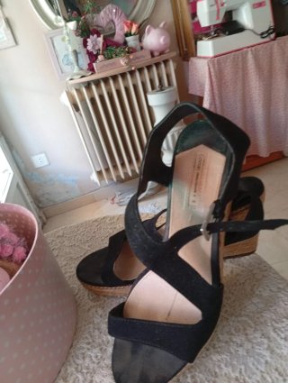 Sandalias cuña negras