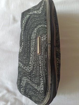 Exclusivo bolso bandoler United Colors of Benetton