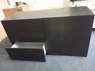 Armario de oficina metálico y madera