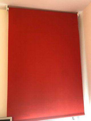 Estor enrollable rojo