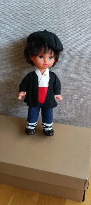 Bambola Paesana Basca in Costume Regionale