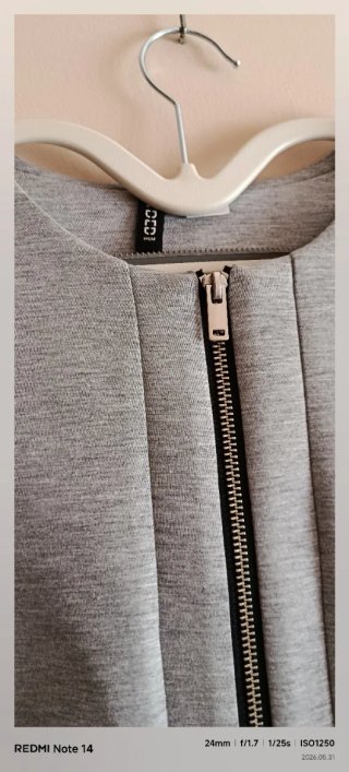 Chaqueta gris mujer