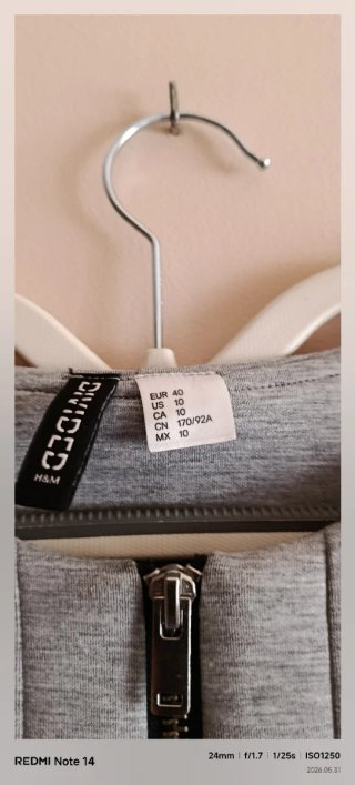 Chaqueta gris mujer