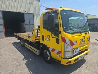 Isuzu NPR 2015