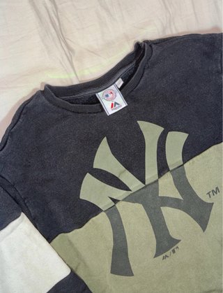 Sudadera NY Yankees Negra y Verde Militar