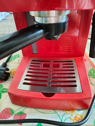 Cafetera Philips Saeco Roja
