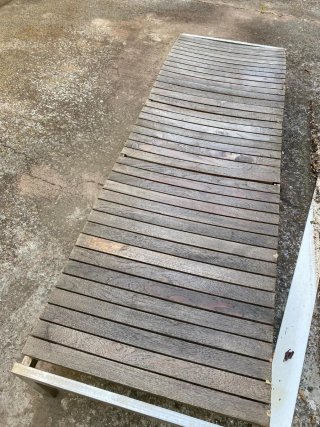 Mesa y bancos de jardín y regalo HAMACA y PELICANO