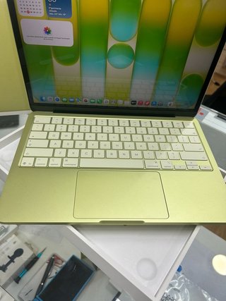 MacBook Neo 13 chip A18 Pro 256GB Ciclos 3 Nuovo
