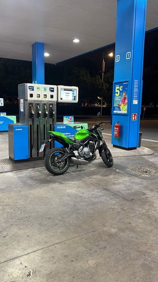 Kawasaki Z650 Naked Negra/Verde
