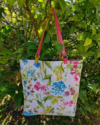 Bolso Tote reversible hecho a mano. Asas de piel