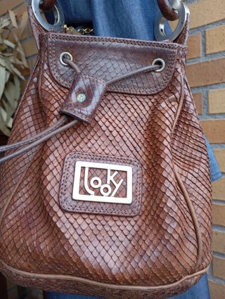 Bolso de cuero marrón