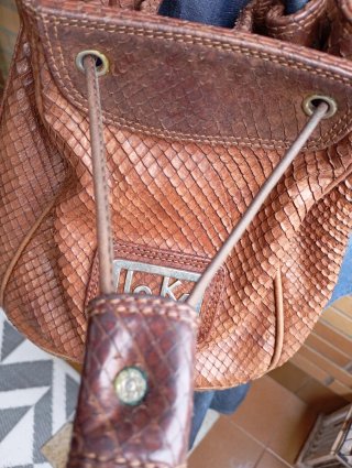 Bolso de cuero marrón