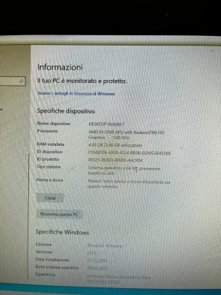 HP 20 PC All-in-One con Tastiera