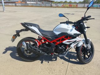 Benelli Leoncino 125 cc