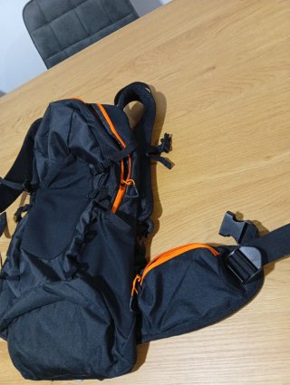 Mochila 25L + Chubasquero Talla L