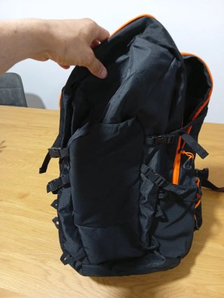 Mochila 25L + Chubasquero Talla L