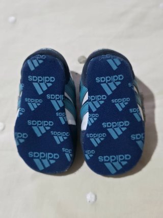 Zapatillas Adidas Bebé. Talla 17